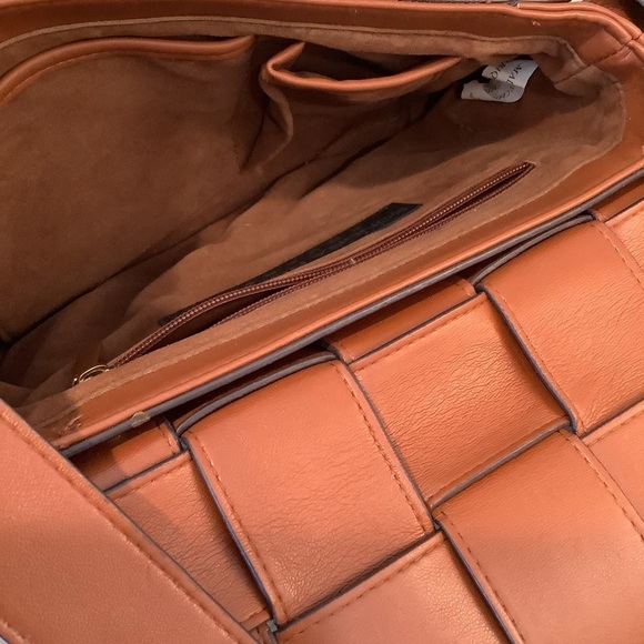 Sondra Robert’s Squared Brown Woven Leather Crossbody Bag - Picture 5 of 12